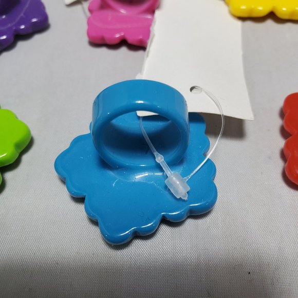 6PC assorted color daisy flower acrylic rings - Picture 4 of 7